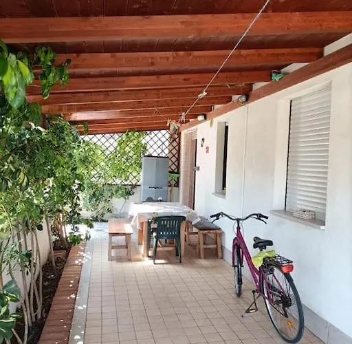 Casa Con Giardino A Pochi Passi Dalla Spiaggia